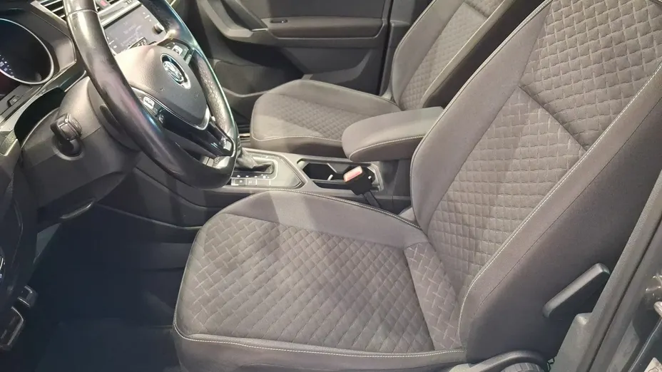 VOLKSWAGEN Tiguan -