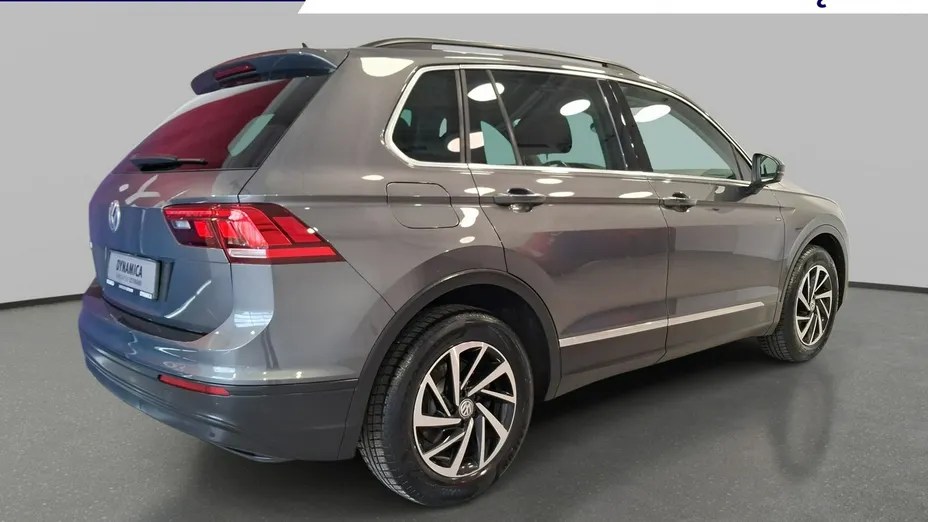 VOLKSWAGEN Tiguan -