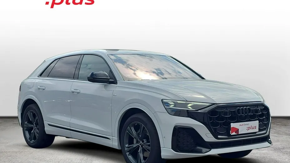 AUDI Q8 -