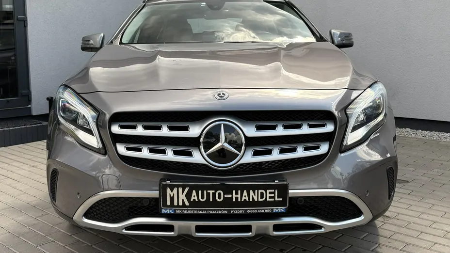 MERCEDES-BENZ GLA -