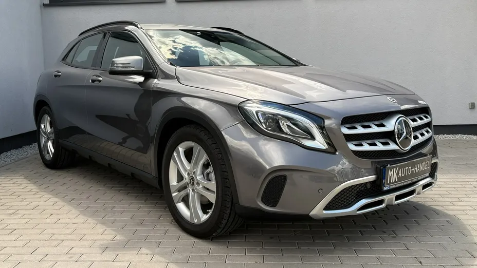 MERCEDES-BENZ GLA -