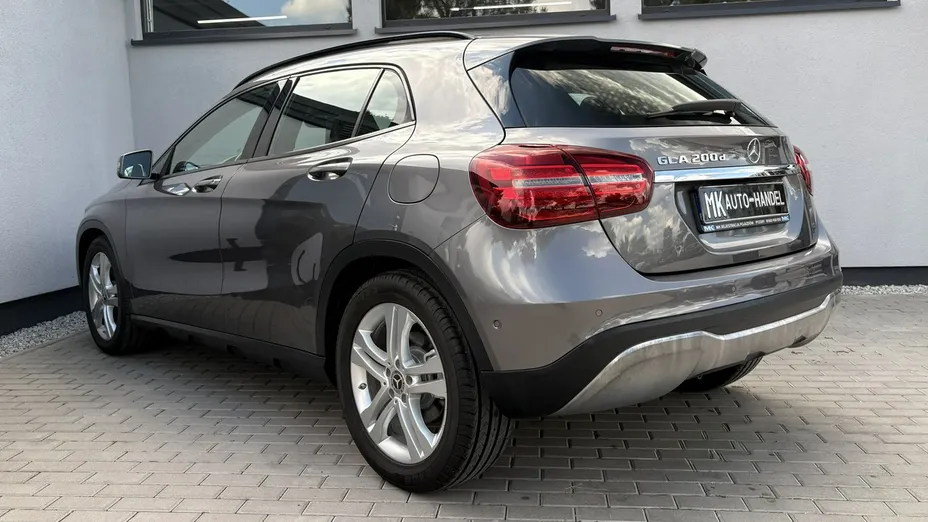 MERCEDES-BENZ GLA -
