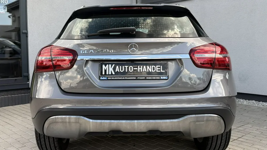MERCEDES-BENZ GLA -