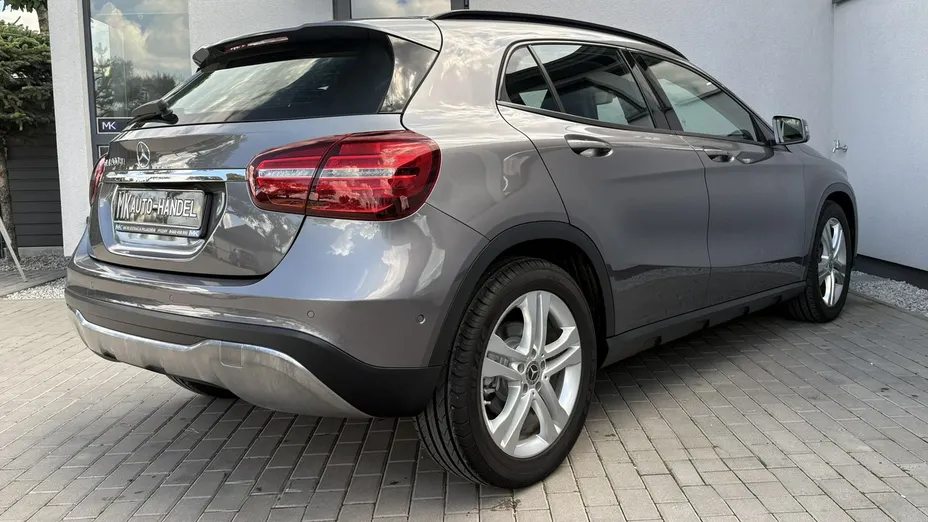 MERCEDES-BENZ GLA -