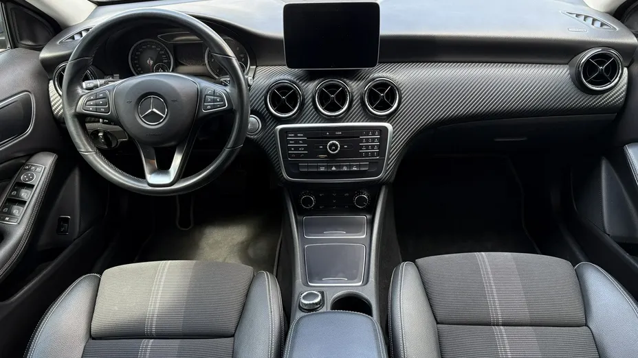 MERCEDES-BENZ GLA -
