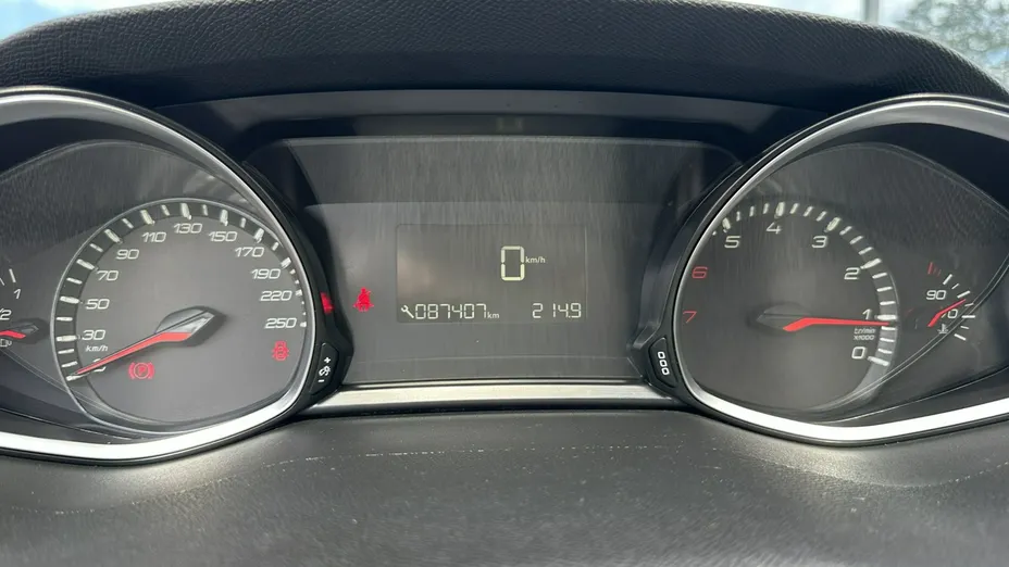 PEUGEOT 308 -