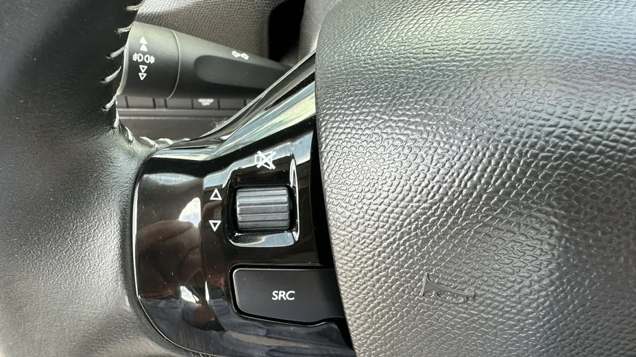 PEUGEOT 308 -