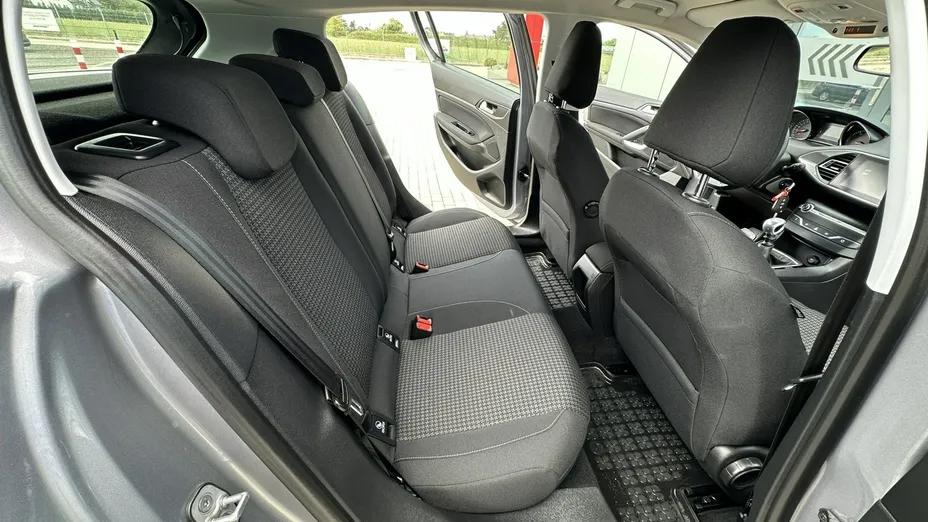 PEUGEOT 308 -