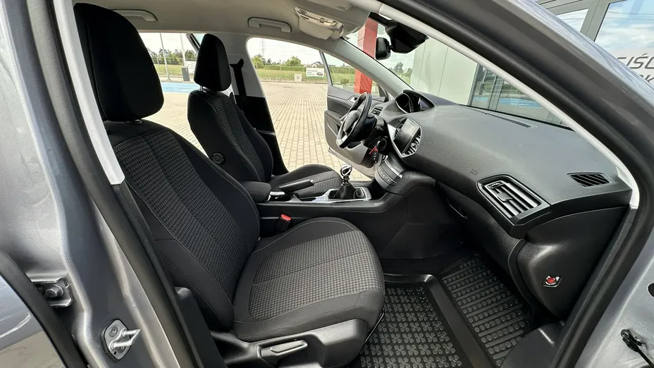 PEUGEOT 308 -