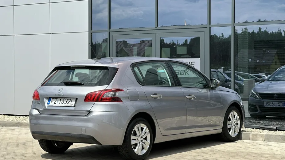 PEUGEOT 308 -