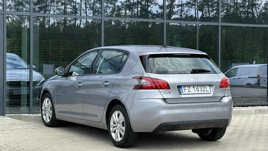 PEUGEOT 308 -