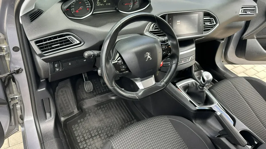 PEUGEOT 308 -