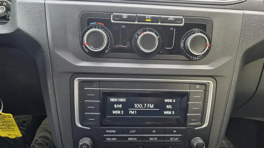 VOLKSWAGEN Caddy -