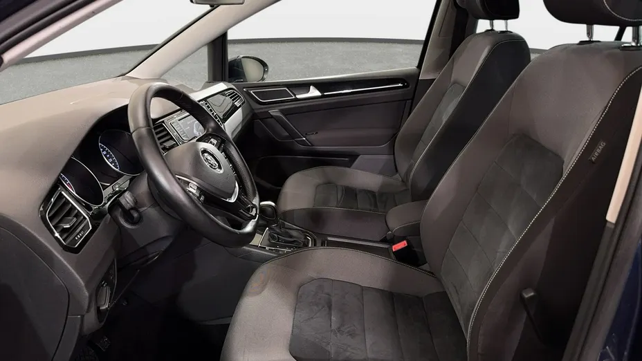 VOLKSWAGEN Golf Sportsvan -