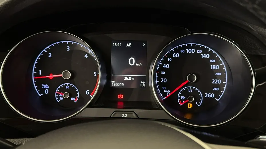 VOLKSWAGEN Golf Sportsvan -