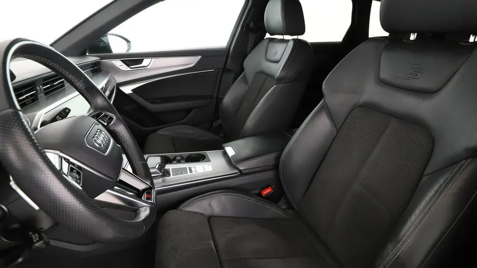 AUDI A6 -