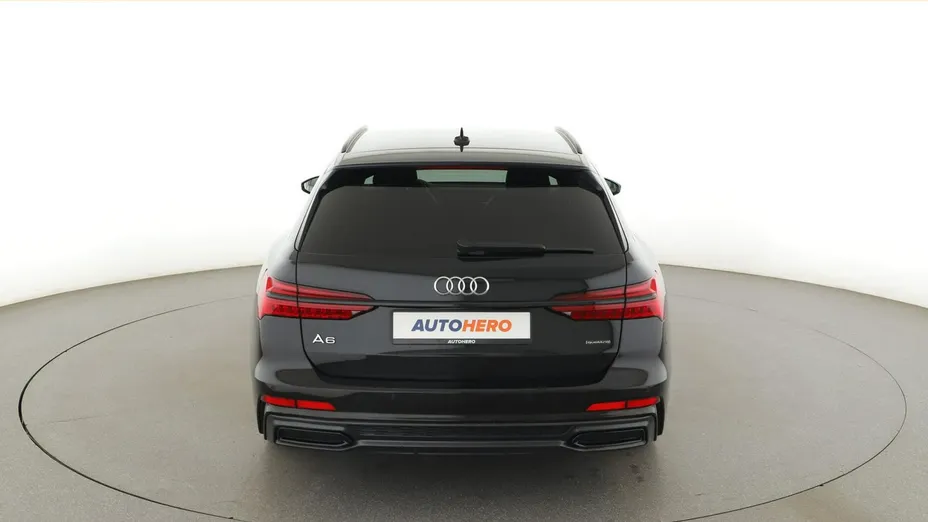 AUDI A6 -