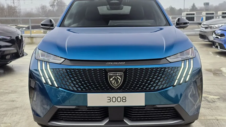PEUGEOT 3008 -