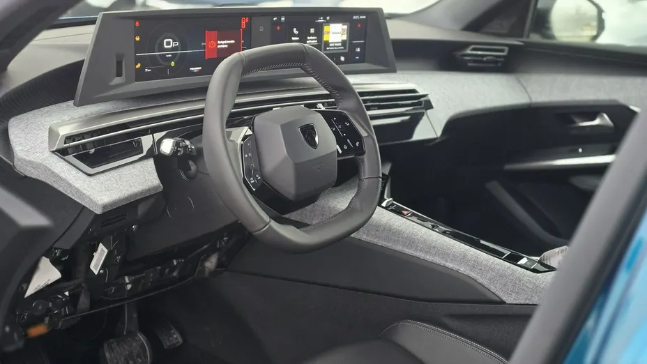 PEUGEOT 3008 -