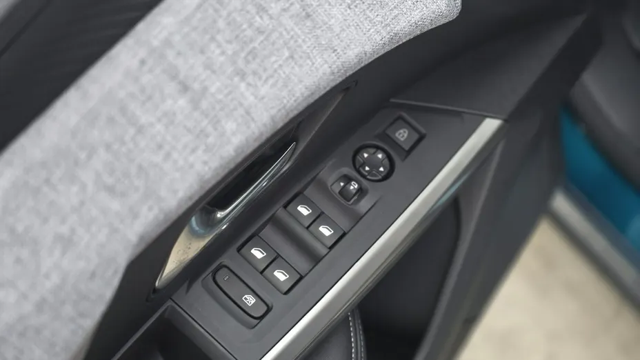 PEUGEOT 3008 -