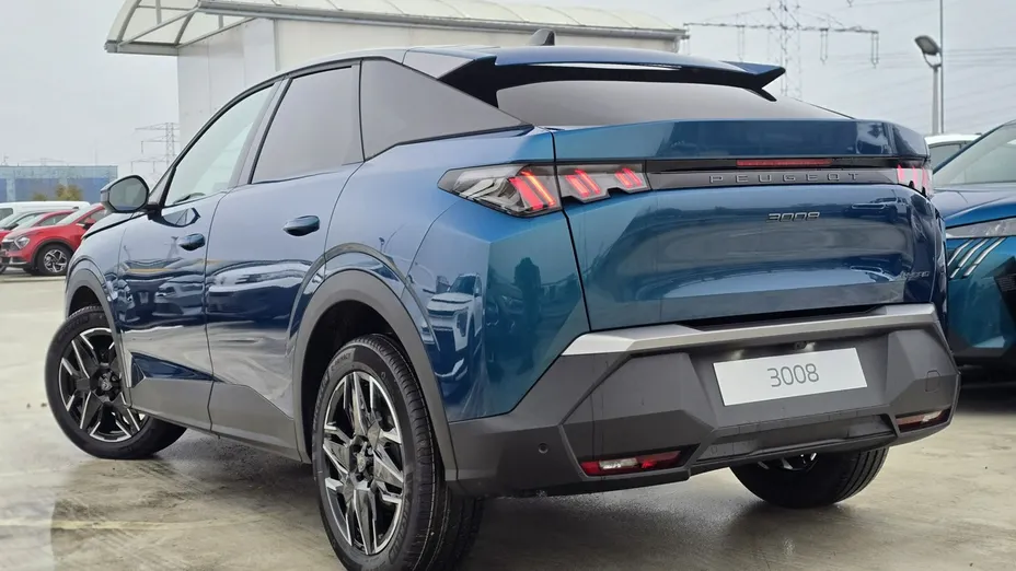 PEUGEOT 3008 -