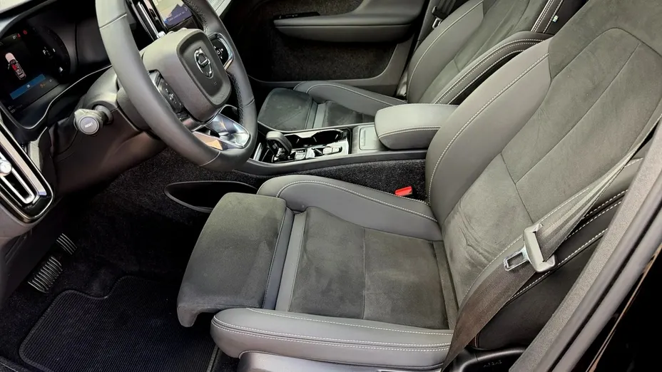 VOLVO XC40 -