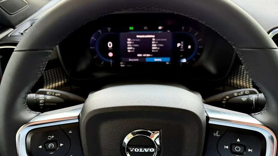 VOLVO XC40 -
