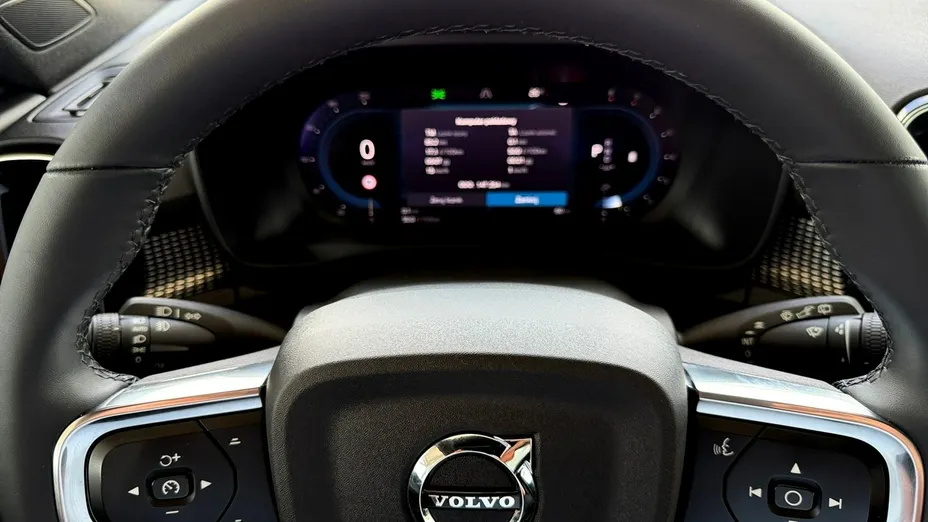 VOLVO XC40 -