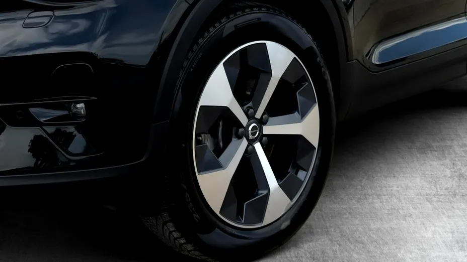 VOLVO XC40 -