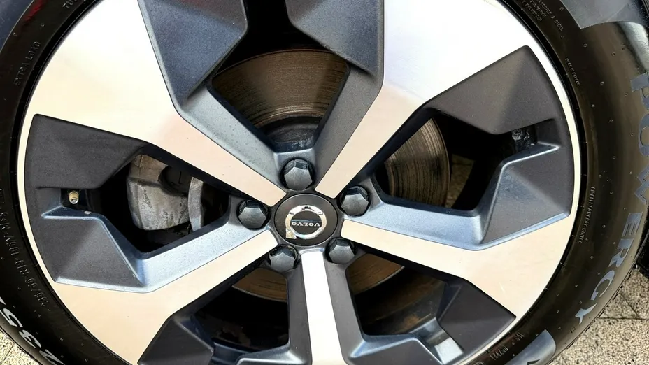 VOLVO XC40 -