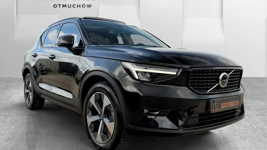 VOLVO XC40 -