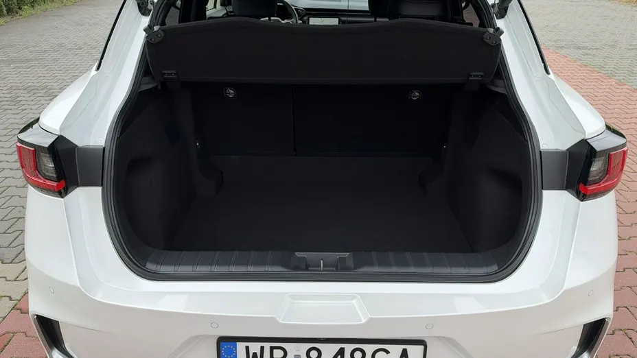 LEXUS LBX -