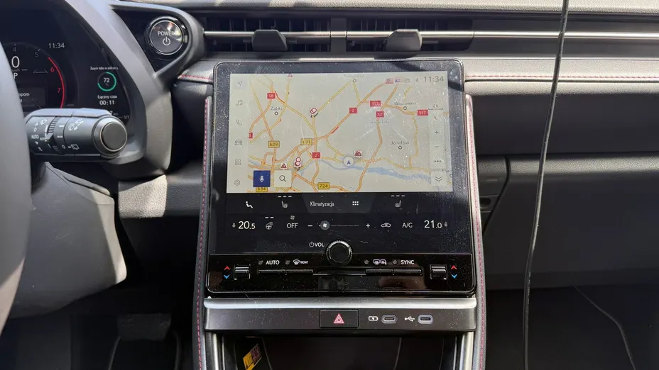 LEXUS LBX -