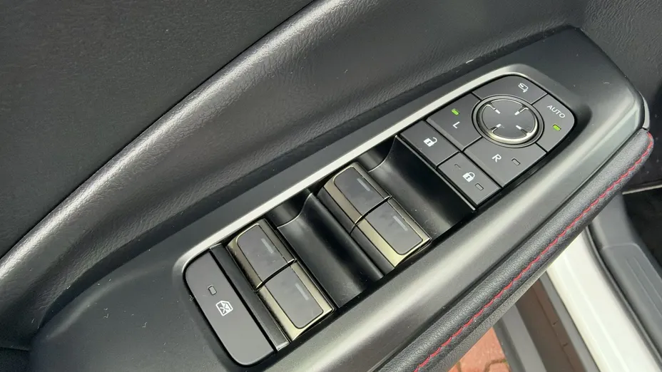 LEXUS LBX -