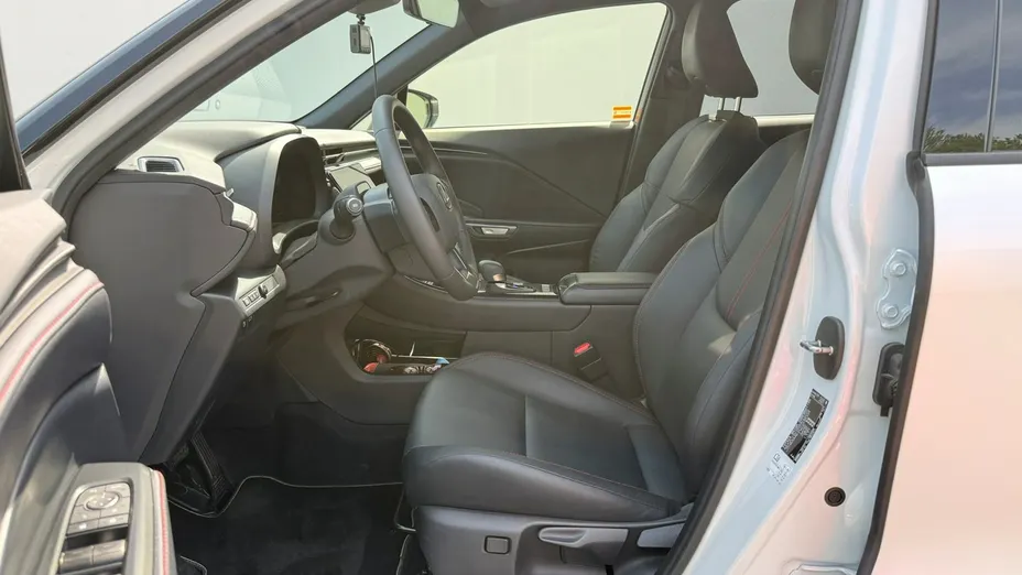 LEXUS LBX -