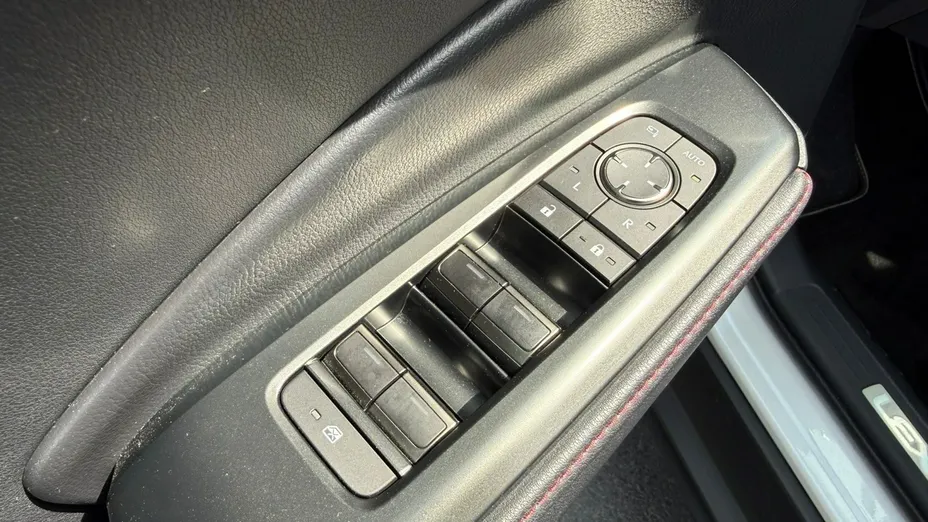 LEXUS LBX -