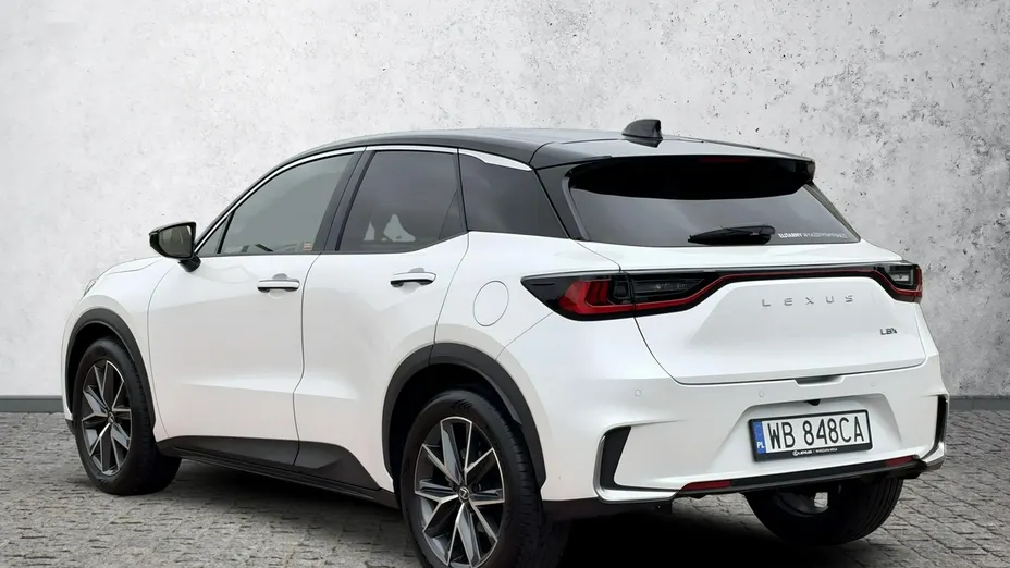 LEXUS LBX -