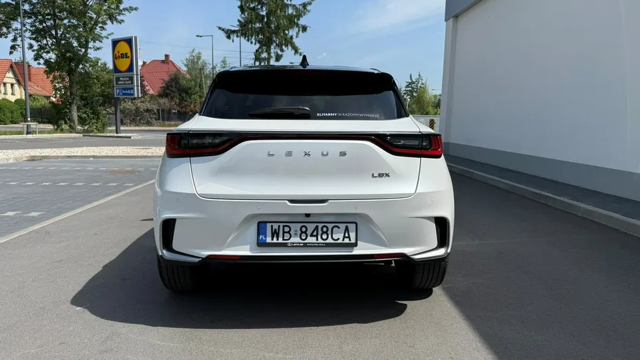 LEXUS LBX -