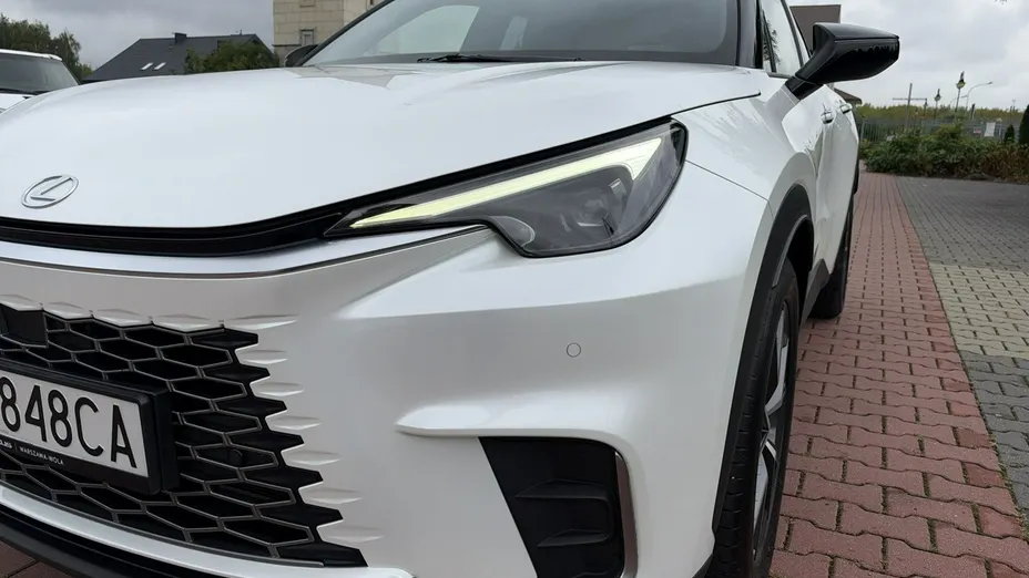 LEXUS LBX -