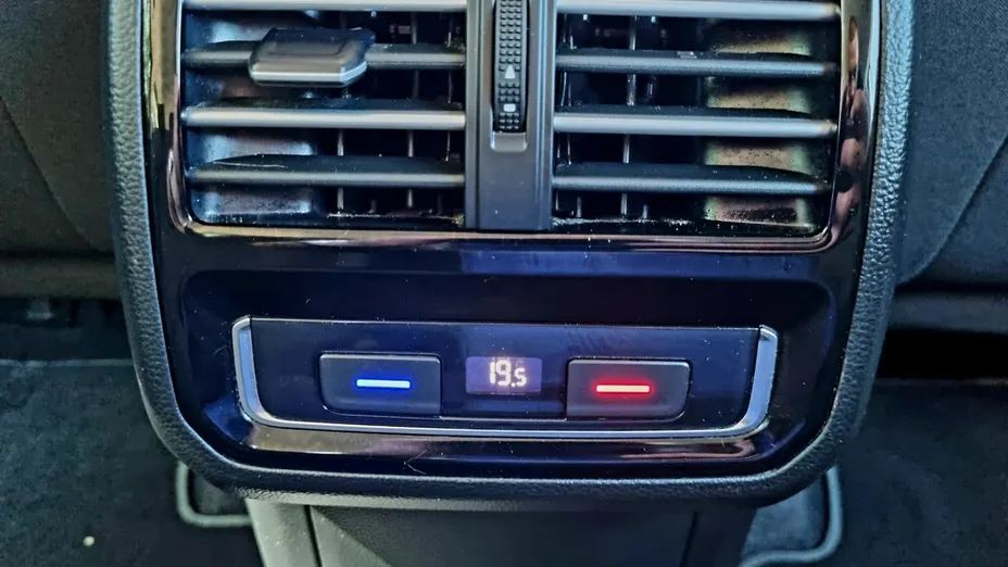 VOLKSWAGEN Passat -
