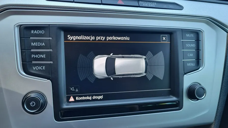 VOLKSWAGEN Passat -