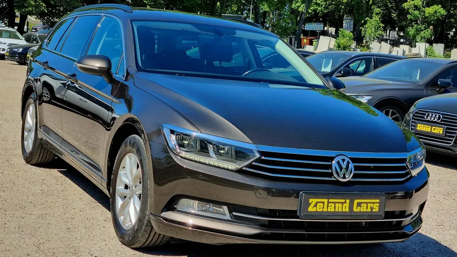 VOLKSWAGEN Passat -