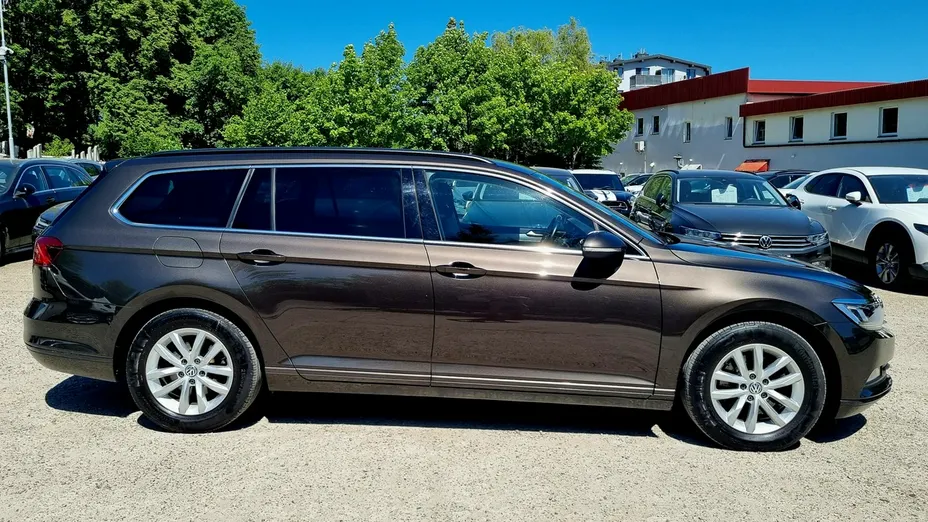 VOLKSWAGEN Passat -