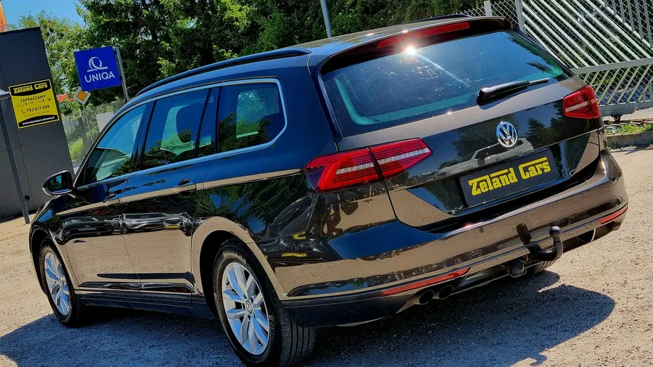 VOLKSWAGEN Passat -