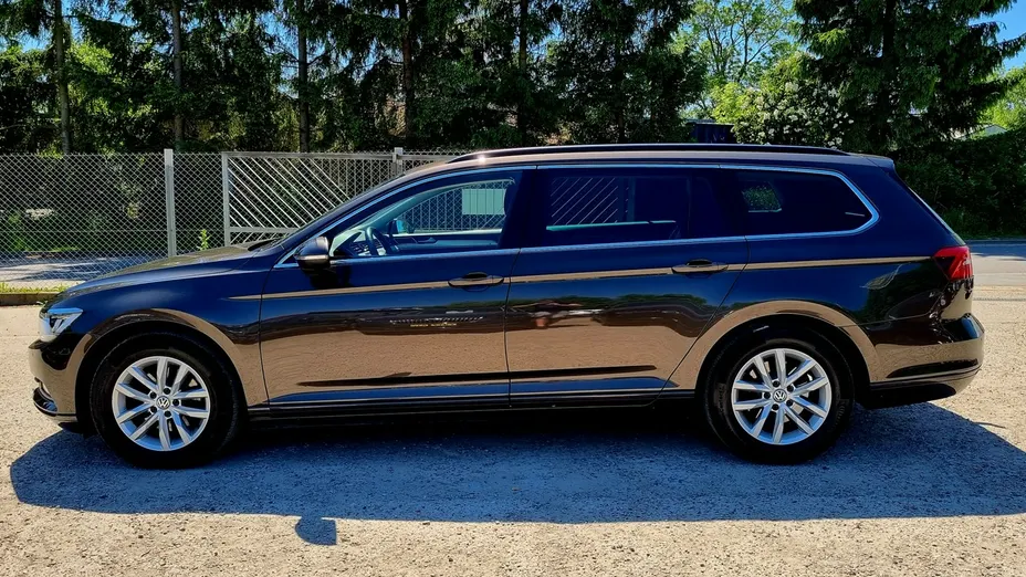 VOLKSWAGEN Passat -