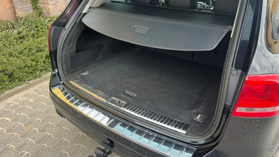 VOLKSWAGEN Touareg -