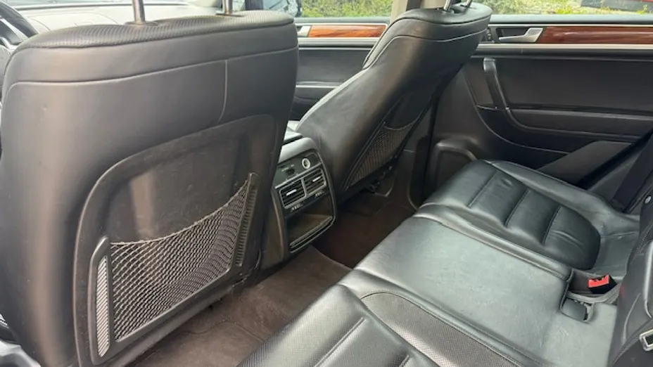 VOLKSWAGEN Touareg -