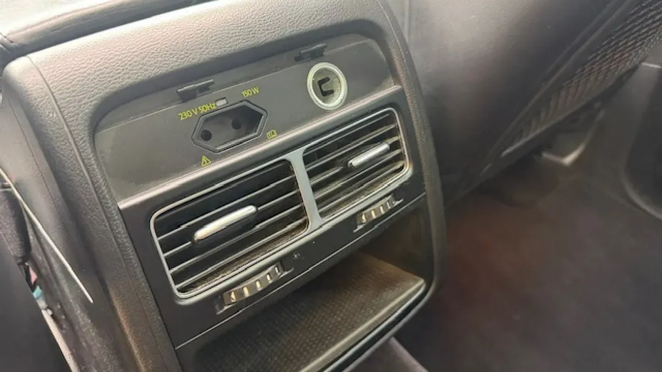 VOLKSWAGEN Touareg -