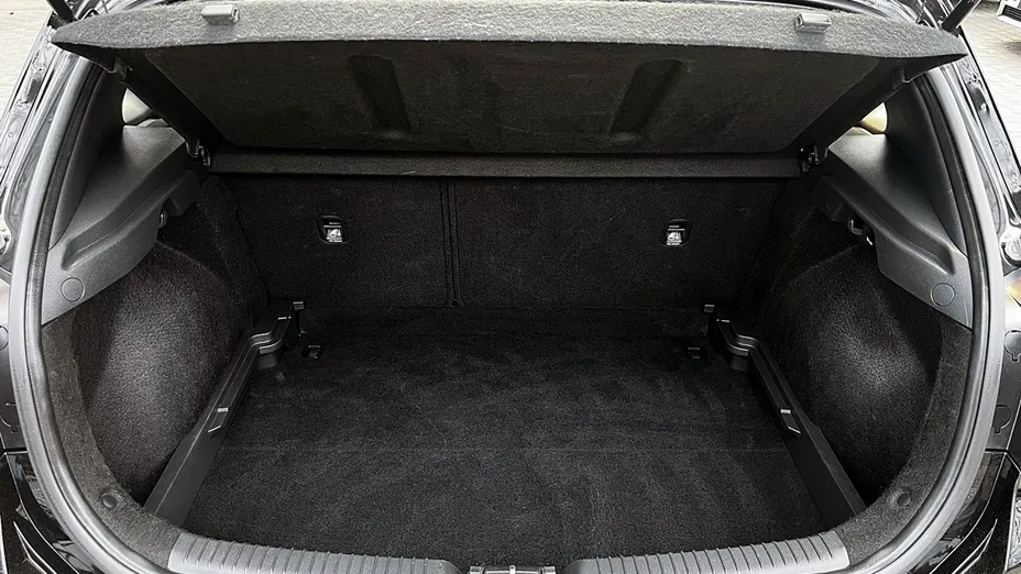 HYUNDAI i30 -