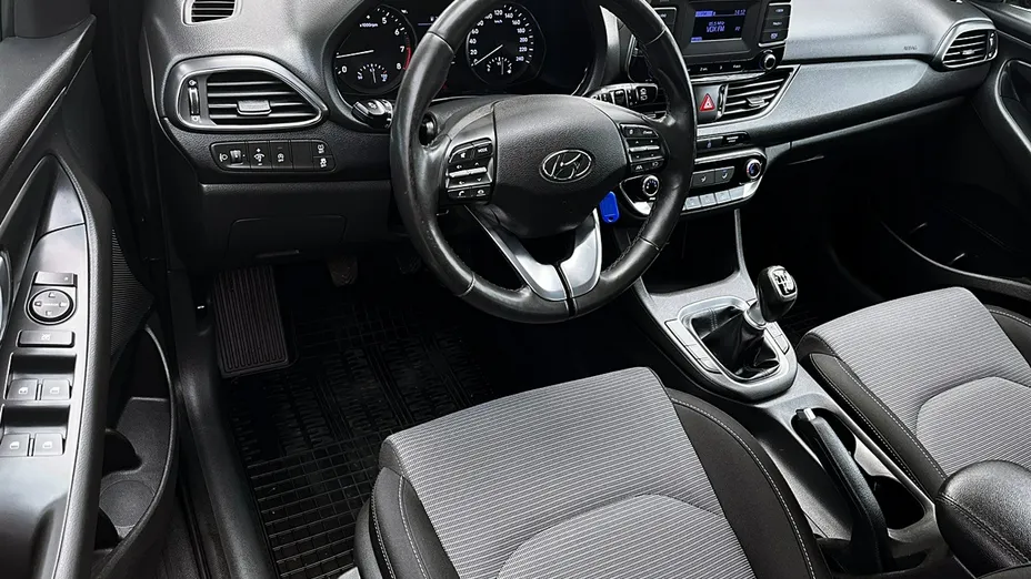 HYUNDAI i30 -